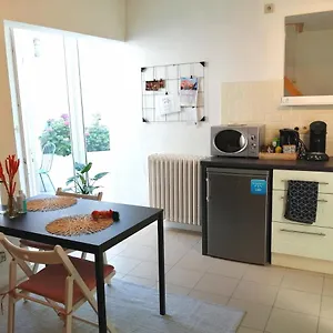 Appartement Studio With Terrace In 17th Century House, Bruges