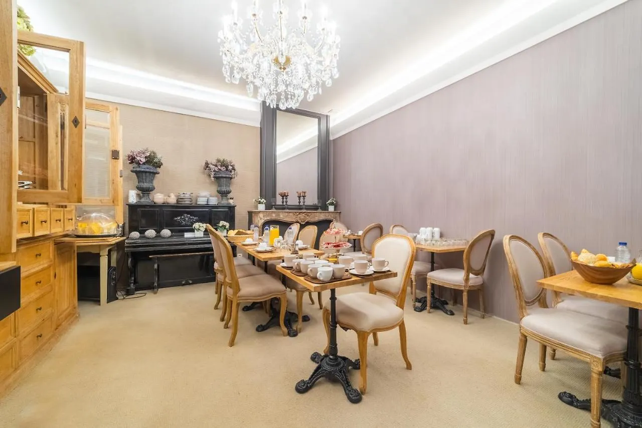 Hotel Het Gheestelic Hof By Cw Hotel Collection Bruges 3*,